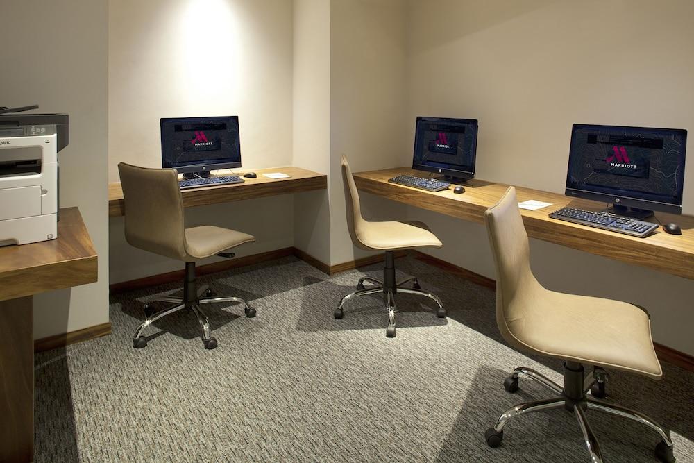 Marriott Tuxtla Gutierrez Hotel Kültér fotó Business center at the hotel