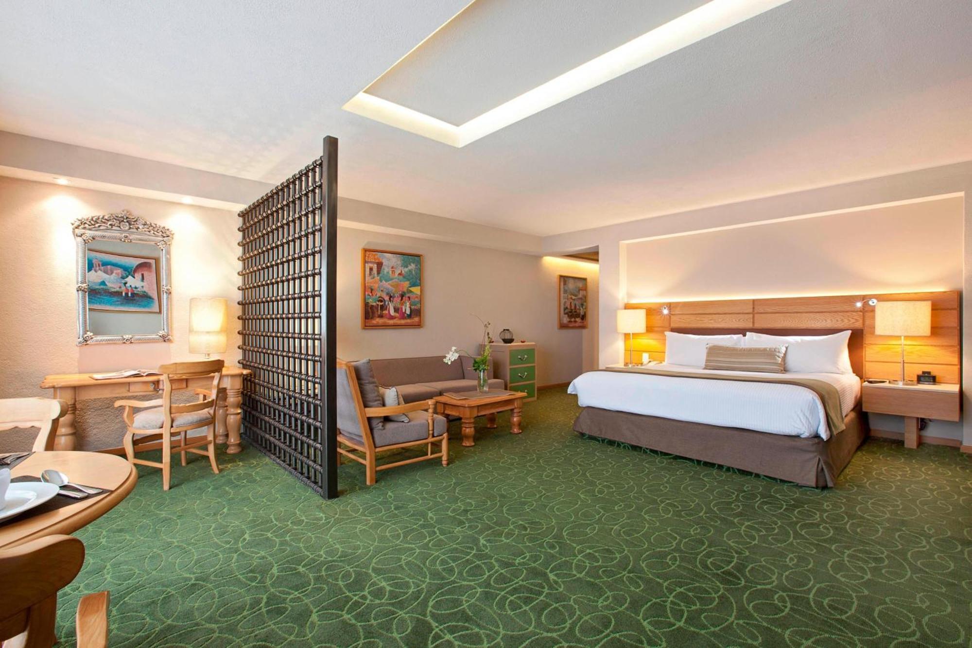 Marriott Tuxtla Gutierrez Hotel Kültér fotó A room at the hotel