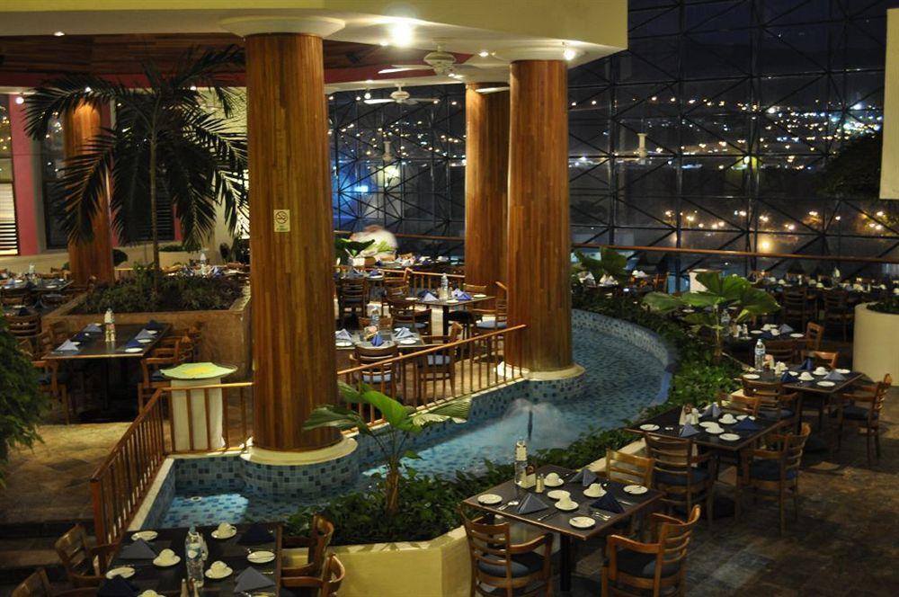 Marriott Tuxtla Gutierrez Hotel Kültér fotó The River Restaurant